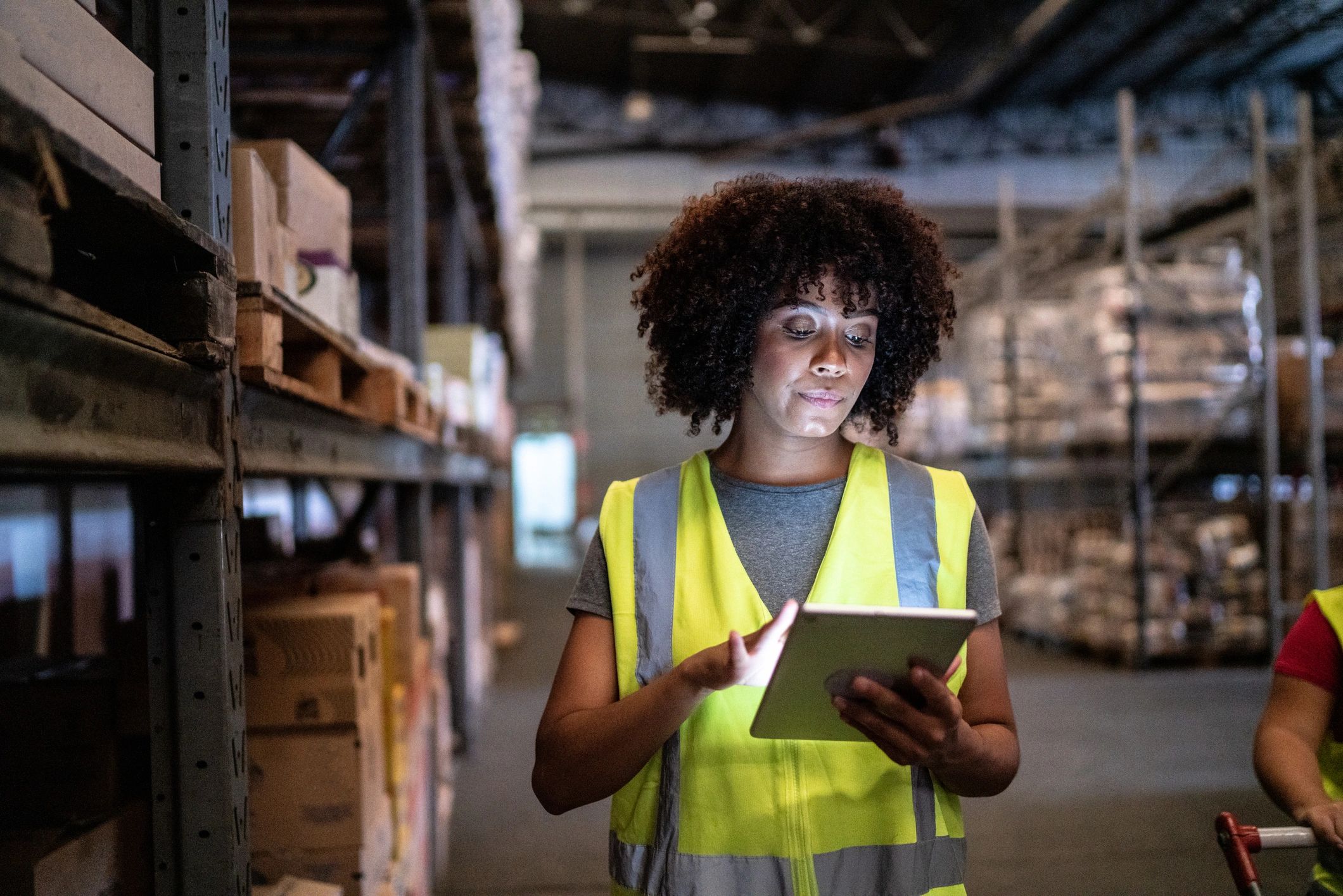 Warehouse inspection using a tablet to verify shipment readiness